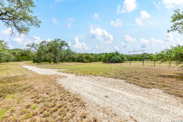 796 N STALLION ESTATES DR, Spring Branch, TX 78070