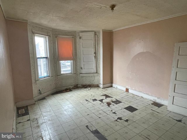 2033 ROBB ST, Baltimore, MD 21218