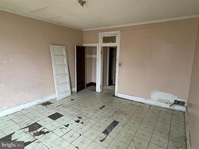 2033 ROBB ST, Baltimore, MD 21218
