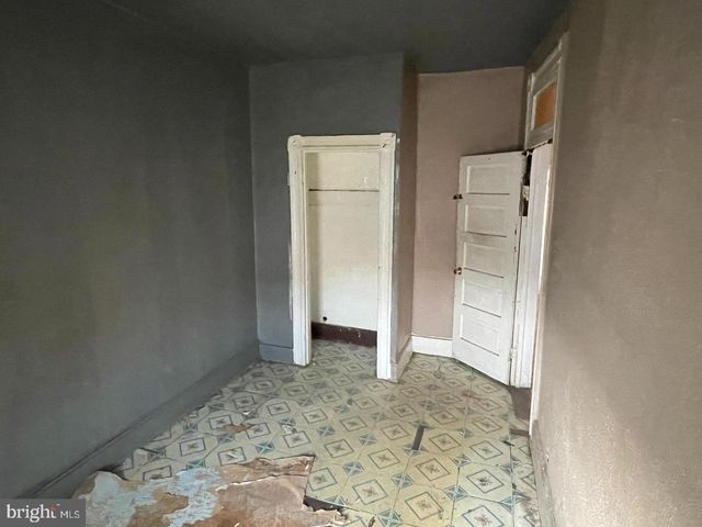 2033 ROBB ST, Baltimore, MD 21218