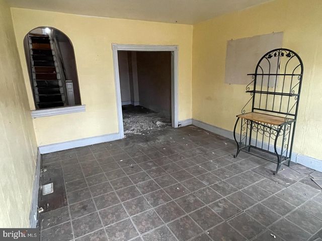 2033 ROBB ST, Baltimore, MD 21218