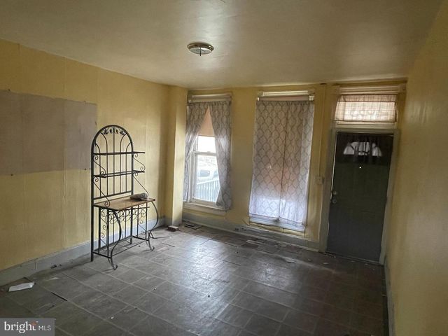 2033 ROBB ST, Baltimore, MD 21218