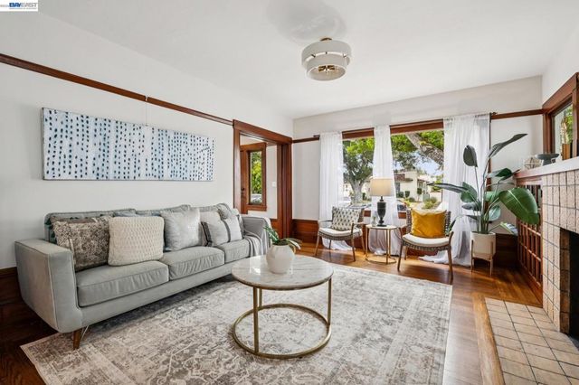 1827 Santa Clara Ave, Alameda, CA 94501