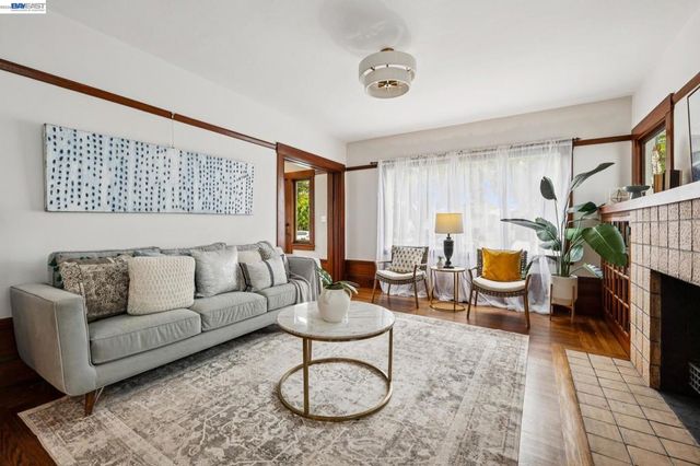 1827 Santa Clara Ave, Alameda, CA 94501