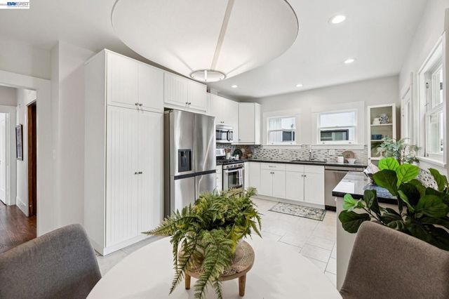 1827 Santa Clara Ave, Alameda, CA 94501