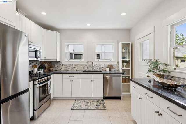 1827 Santa Clara Ave, Alameda, CA 94501