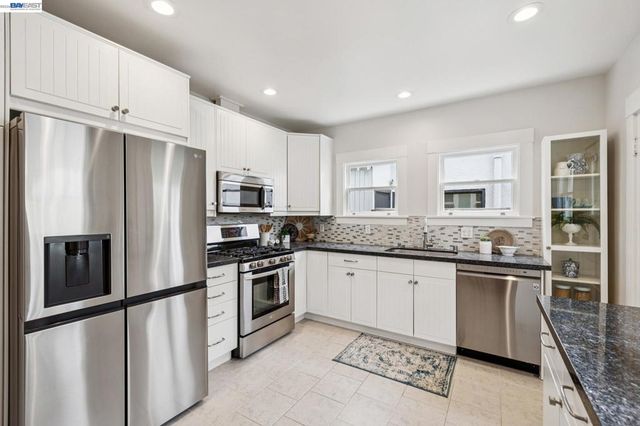 1827 Santa Clara Ave, Alameda, CA 94501
