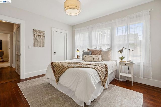 1827 Santa Clara Ave, Alameda, CA 94501