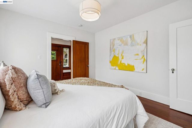 1827 Santa Clara Ave, Alameda, CA 94501