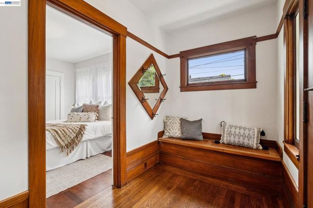 1827 Santa Clara Ave, Alameda, CA 94501