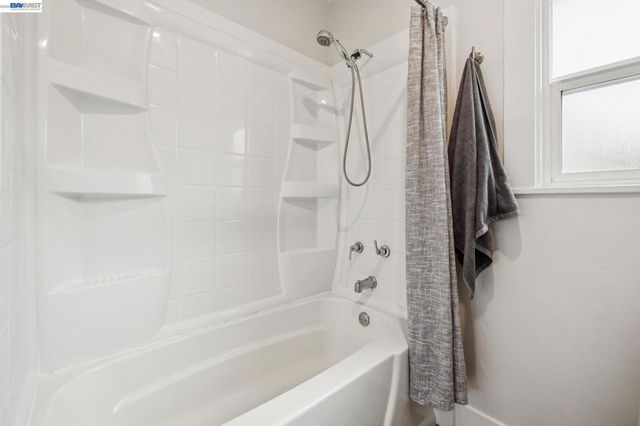 1827 Santa Clara Ave, Alameda, CA 94501