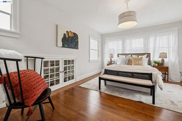 1827 Santa Clara Ave, Alameda, CA 94501