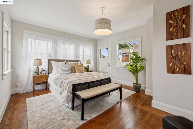 1827 Santa Clara Ave, Alameda, CA 94501