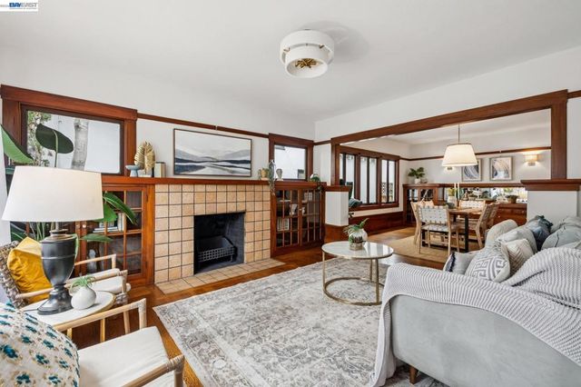 1827 Santa Clara Ave, Alameda, CA 94501