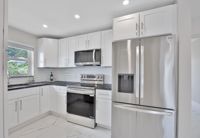 215 Evergreen Drive, West Palm Beach, FL 33403