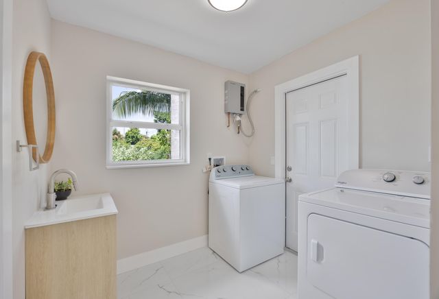 215 Evergreen Drive, West Palm Beach, FL 33403