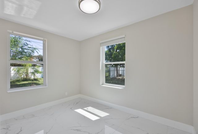 215 Evergreen Drive, West Palm Beach, FL 33403