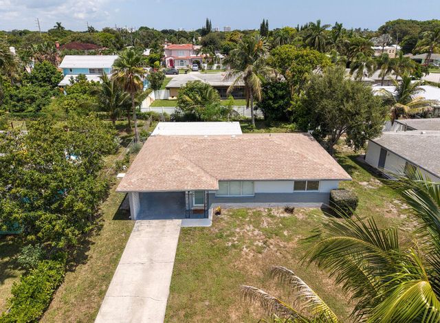 215 Evergreen Drive, West Palm Beach, FL 33403