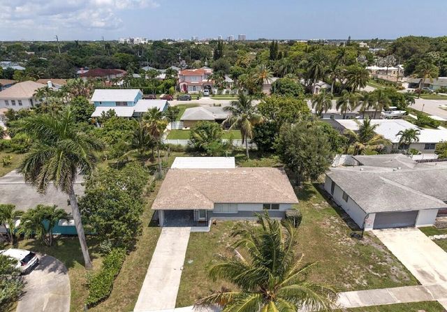 215 Evergreen Drive, West Palm Beach, FL 33403