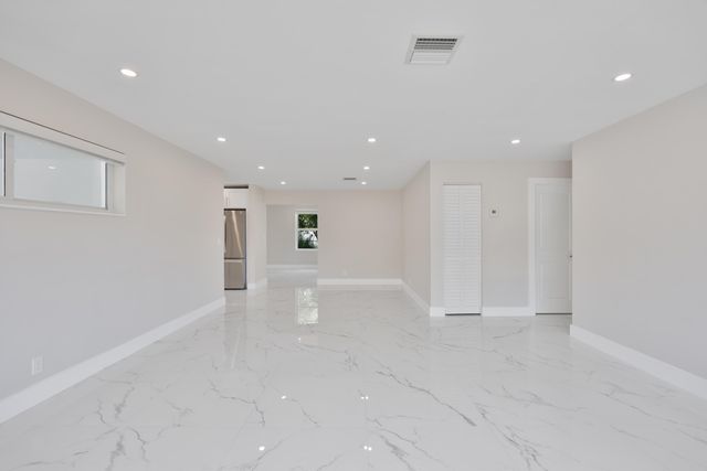 215 Evergreen Drive, West Palm Beach, FL 33403