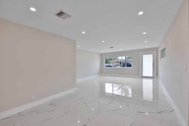 215 Evergreen Drive, West Palm Beach, FL 33403