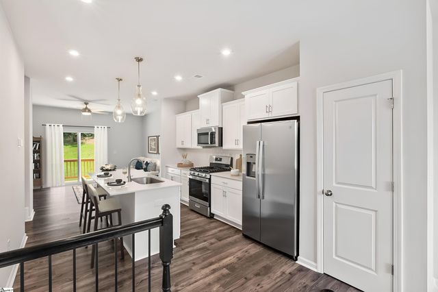22 Broad River Way, Greenville, SC 29607