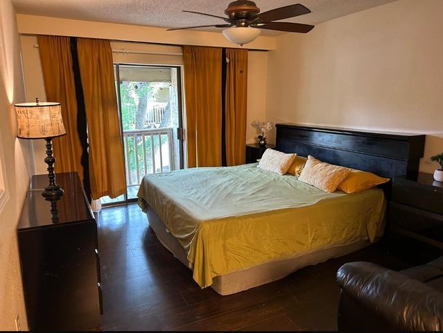 9323 Pagewood Lane, Houston, TX 77063