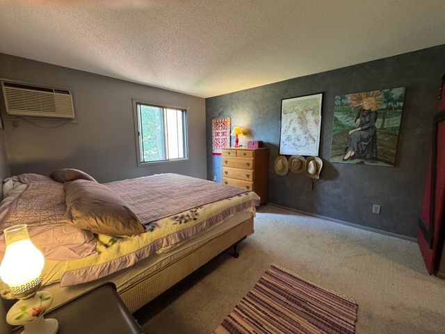 1800 Riverwood Drive 323, Burnsville, MN 55337