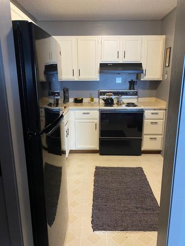 1800 Riverwood Drive 323, Burnsville, MN 55337