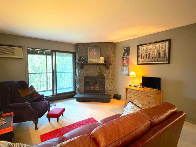 1800 Riverwood Drive 323, Burnsville, MN 55337