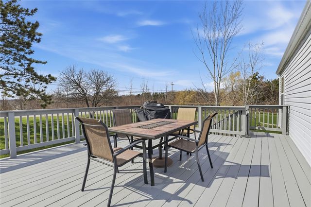 562 Crows Nest Lane, Walworth, NY 14502