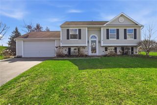 562 Crows Nest Lane, Walworth, NY 14502