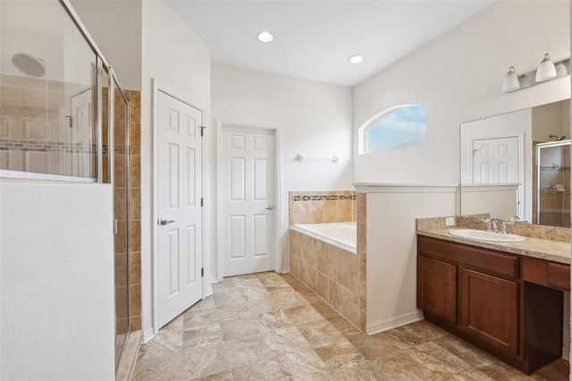 6547 CASTLE GREEN PLACE, Zephyrhills, FL 33541