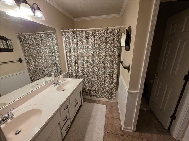 906 Rome Court, Belton, MO 64012