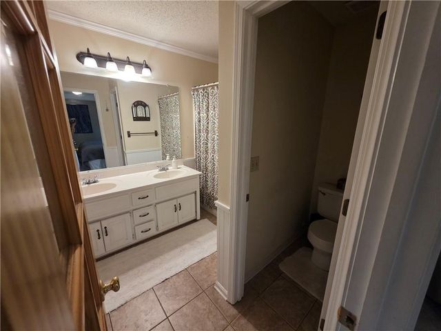 906 Rome Court, Belton, MO 64012