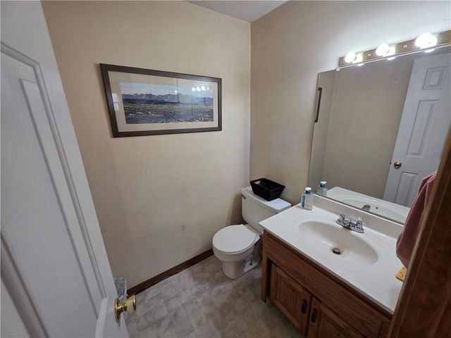 906 Rome Court, Belton, MO 64012
