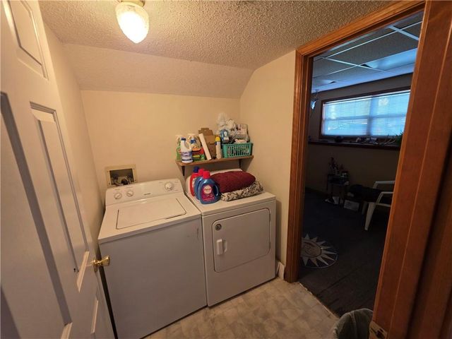 906 Rome Court, Belton, MO 64012