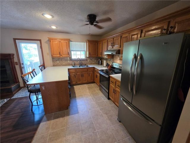 906 Rome Court, Belton, MO 64012