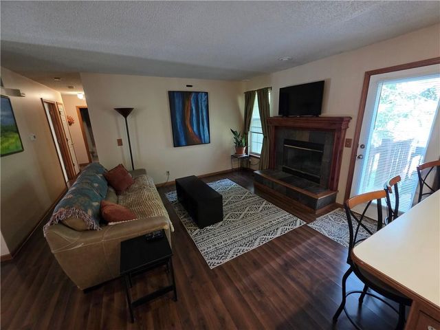 906 Rome Court, Belton, MO 64012