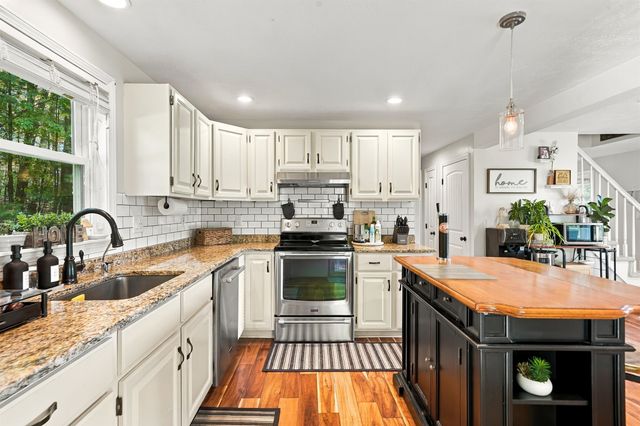47 Kienia Road, Hudson, NH 03051