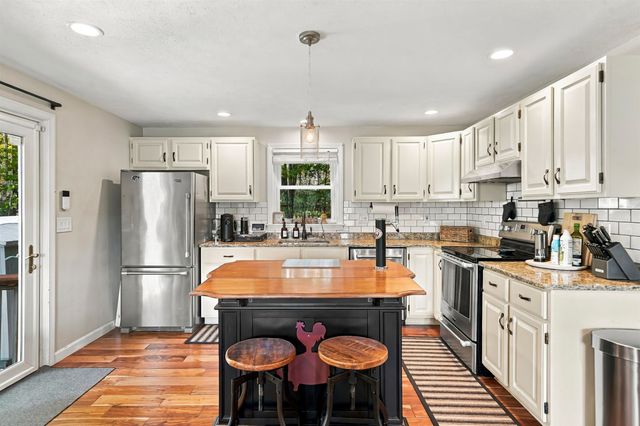 47 Kienia Road, Hudson, NH 03051