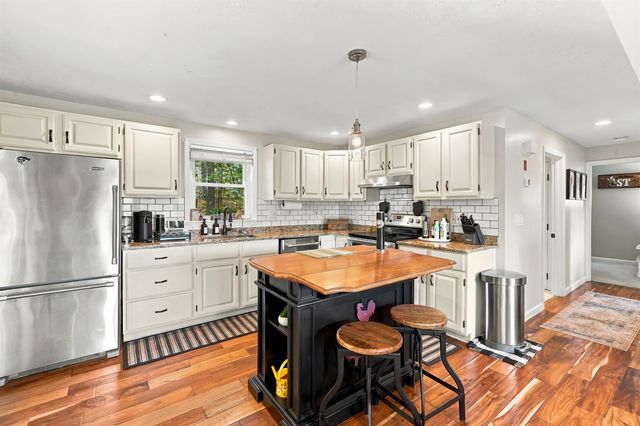 47 Kienia Road, Hudson, NH 03051