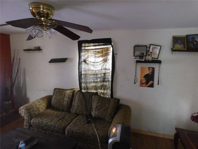 705 W ALFRED STREET, Tavares, FL 32778