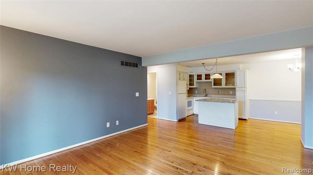 15769 Balfour Drive 22, Macomb, MI 48044