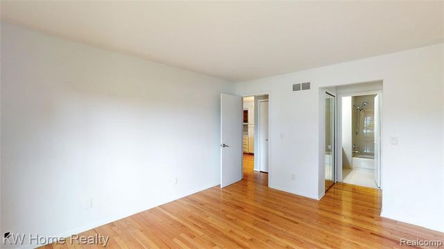 15769 Balfour Drive 22, Macomb, MI 48044