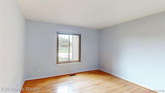 15769 Balfour Drive 22, Macomb, MI 48044