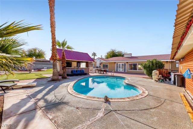 1450 Comstock Drive, Las Vegas, NV 89106