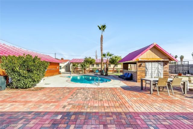 1450 Comstock Drive, Las Vegas, NV 89106