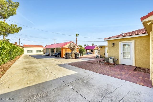 1450 Comstock Drive, Las Vegas, NV 89106