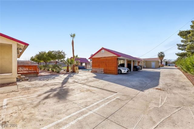 1450 Comstock Drive, Las Vegas, NV 89106